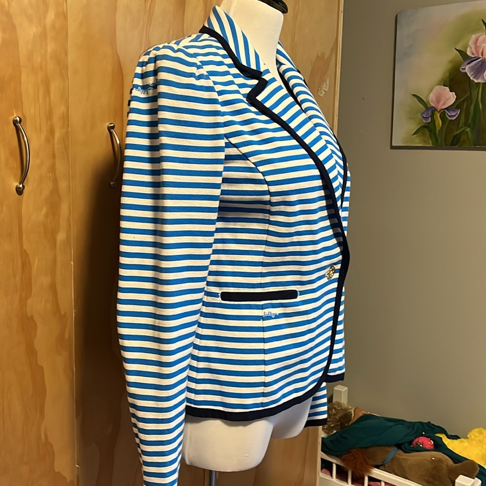 NWOT Lilly Pulitzer Malibu Blazer with Navy Trim. - Picture 2 of 6